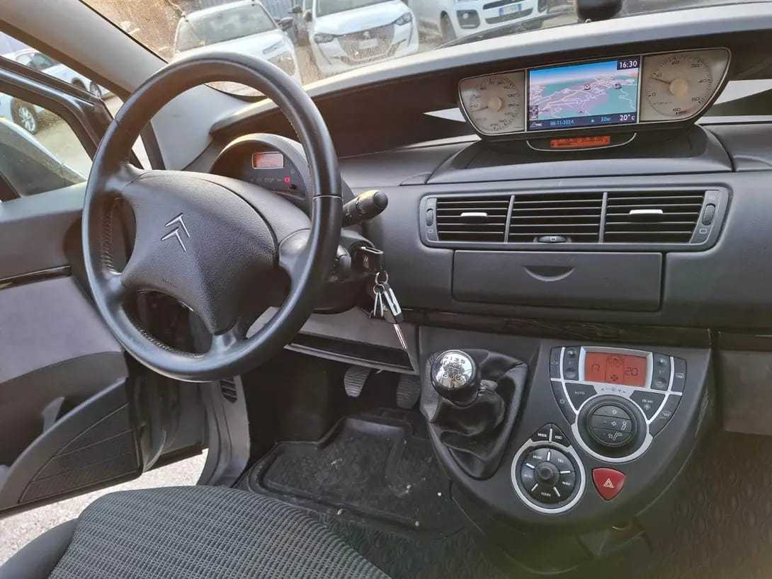 
								Citroen C8 Seduction full									