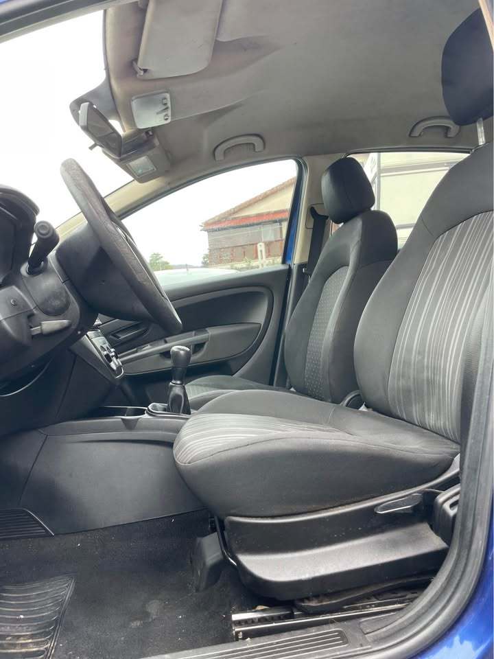 
								FIAT Grande Punto full									