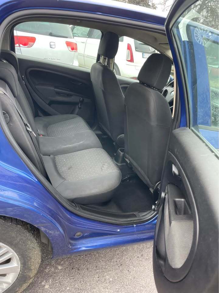 
								FIAT Grande Punto full									