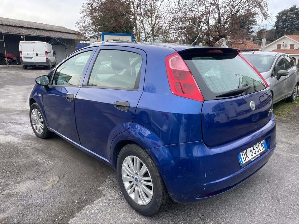 
								FIAT Grande Punto full									