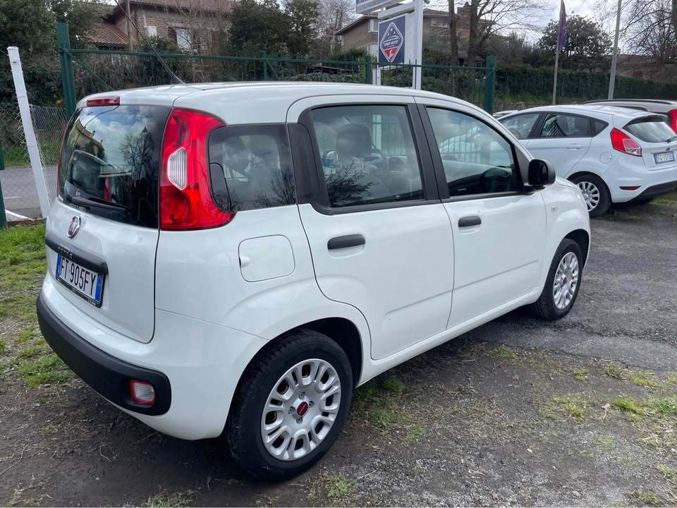 
								FIAT Panda 2018 full									