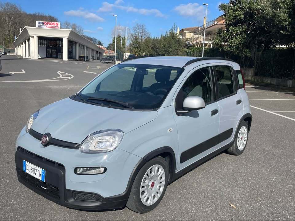 
								FIAT Panda 3a serie Hybrid full									