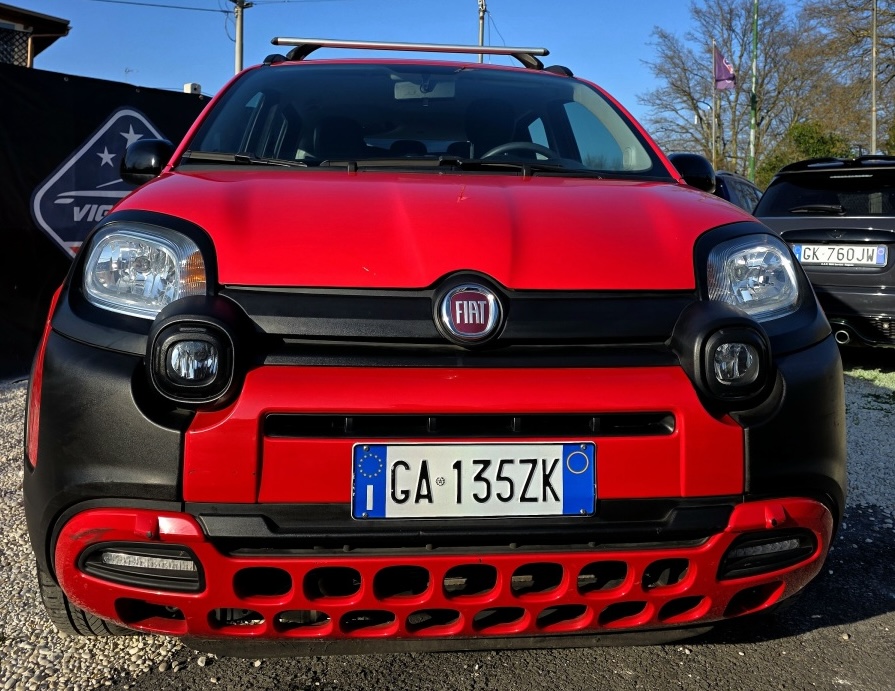 
								FIAT Panda Cross Hybrid full									