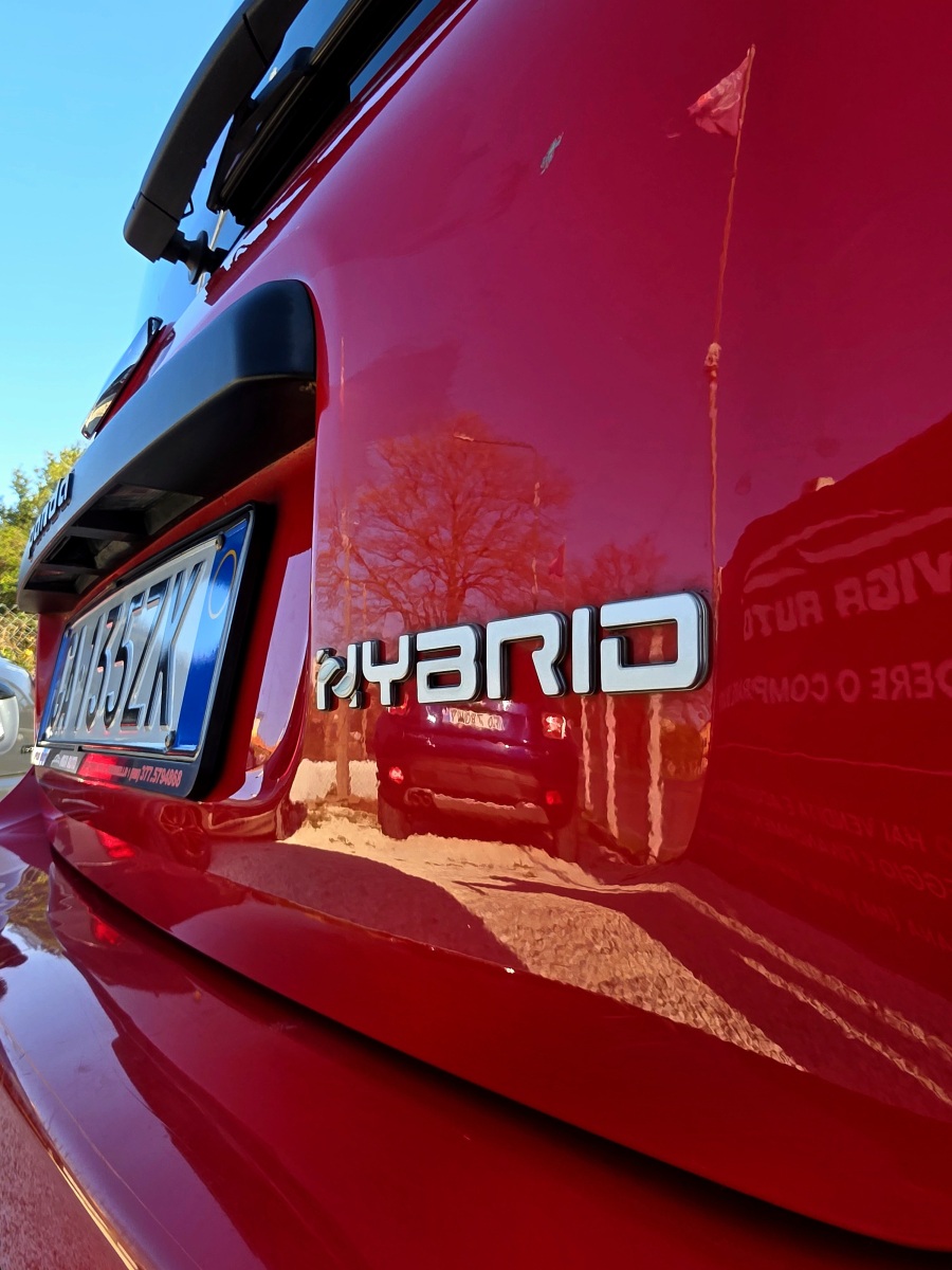 
								FIAT Panda Cross Hybrid full									