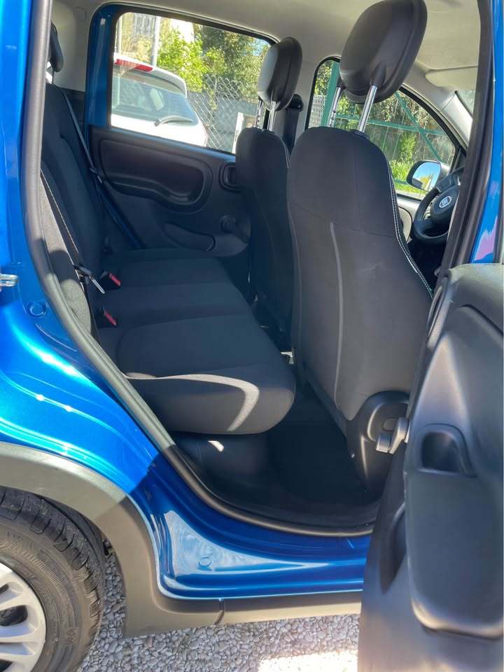 
								FIAT Panda 1.0 Hybrid 2024 full									