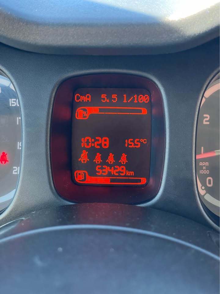 
								Fiat Panda Hybrid 2024 full									