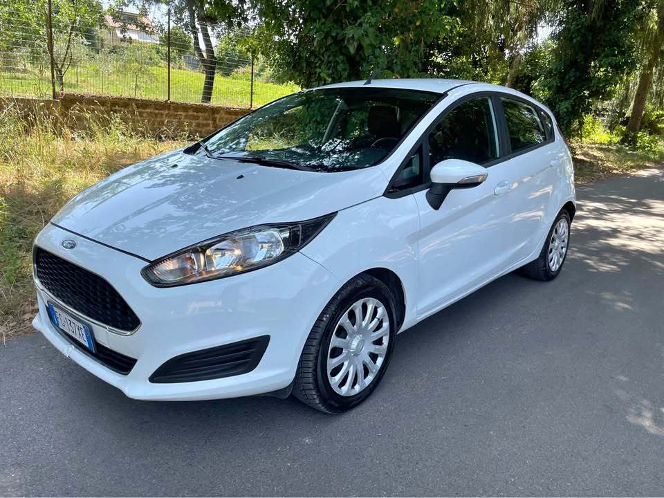 
								Ford Fiesta 1.5 TDCi full									