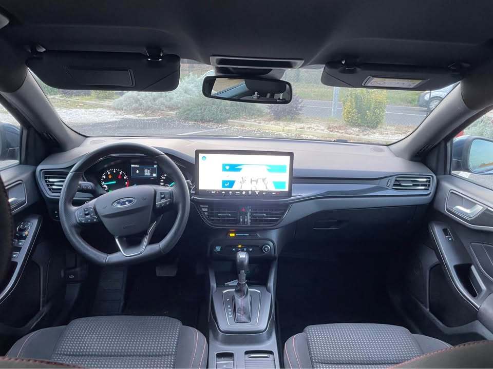 
								FORD Focus EcoBoost Hybrid full									