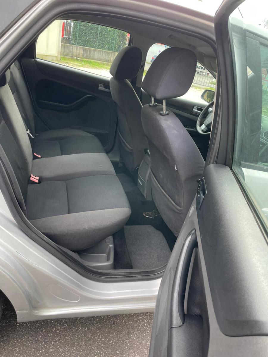 
								Ford Focus 1.6 TDCi 2004 full									