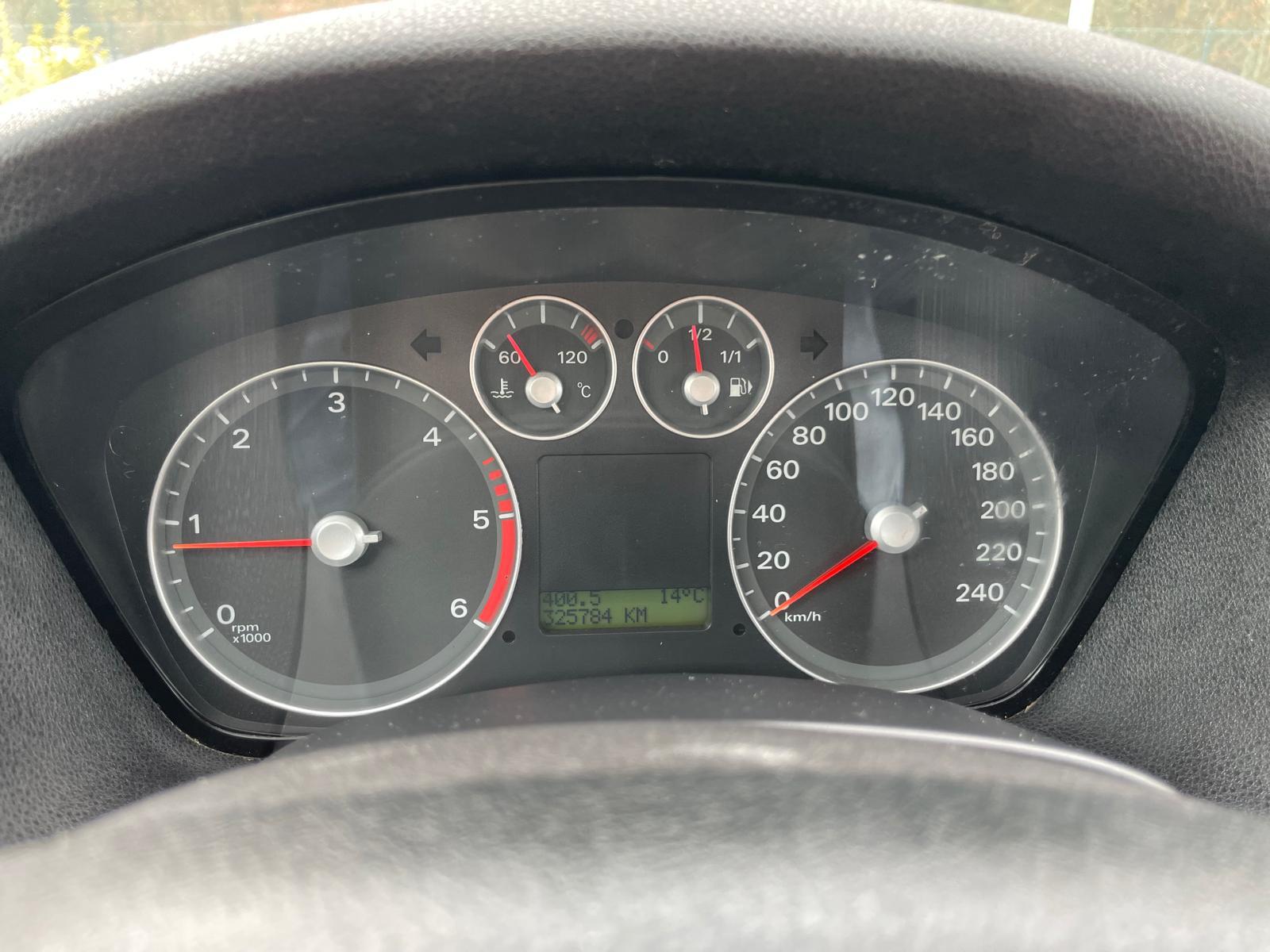 
								Ford Focus 1.6 TDCi 2004 full									