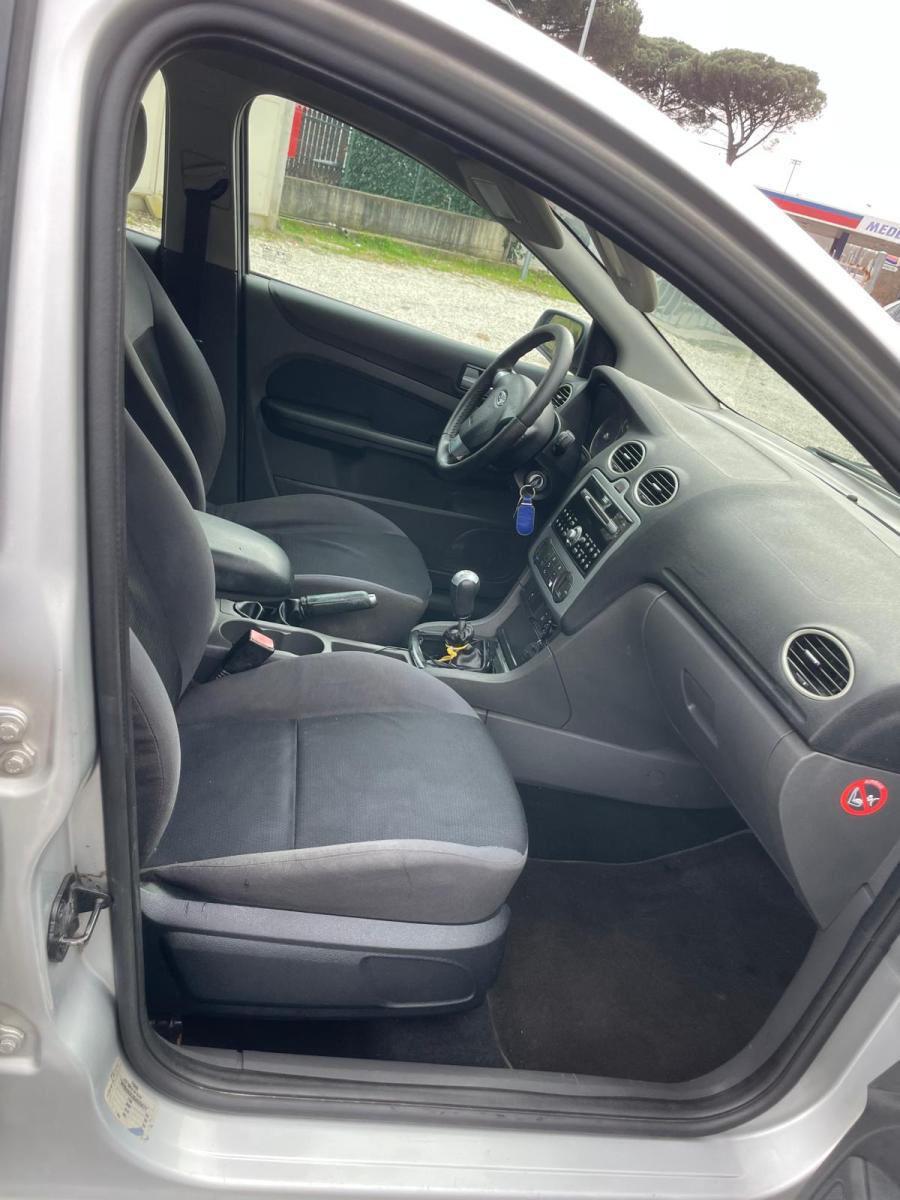 
								Ford Focus 1.6 TDCi 2004 full									