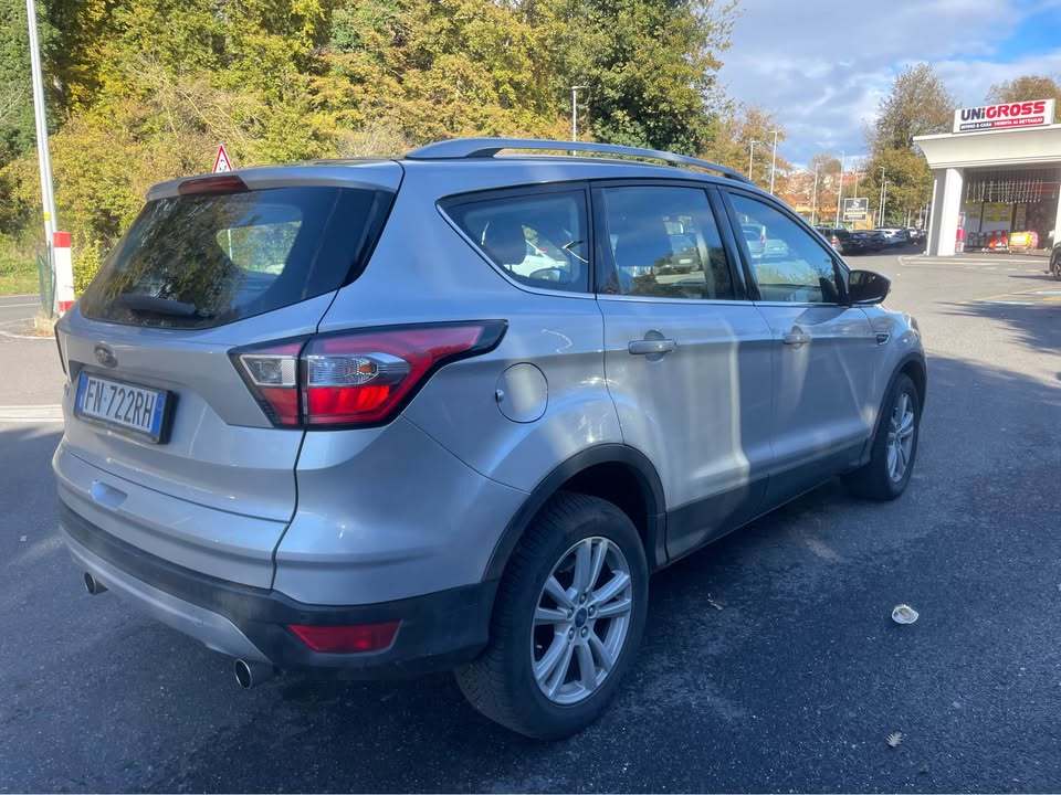
								FORD Kuga 2a serie 1.5 TDCI full									