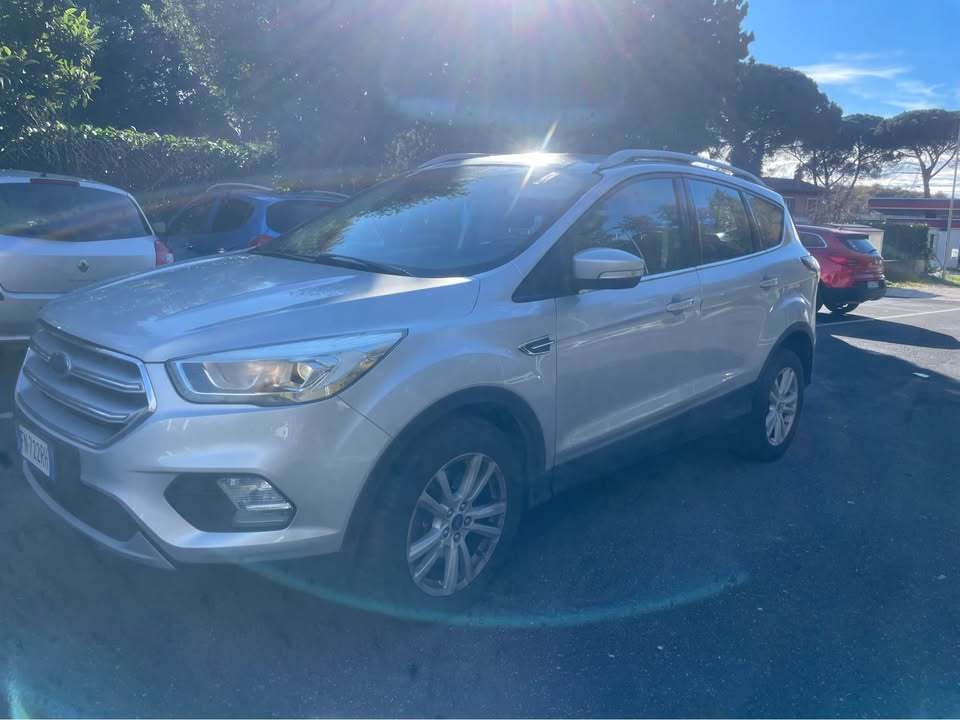
								FORD Kuga 2a serie 1.5 TDCI full									