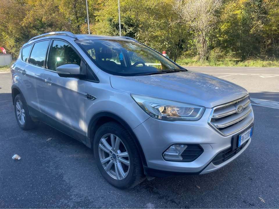 
								FORD Kuga 2a serie 1.5 TDCI full									