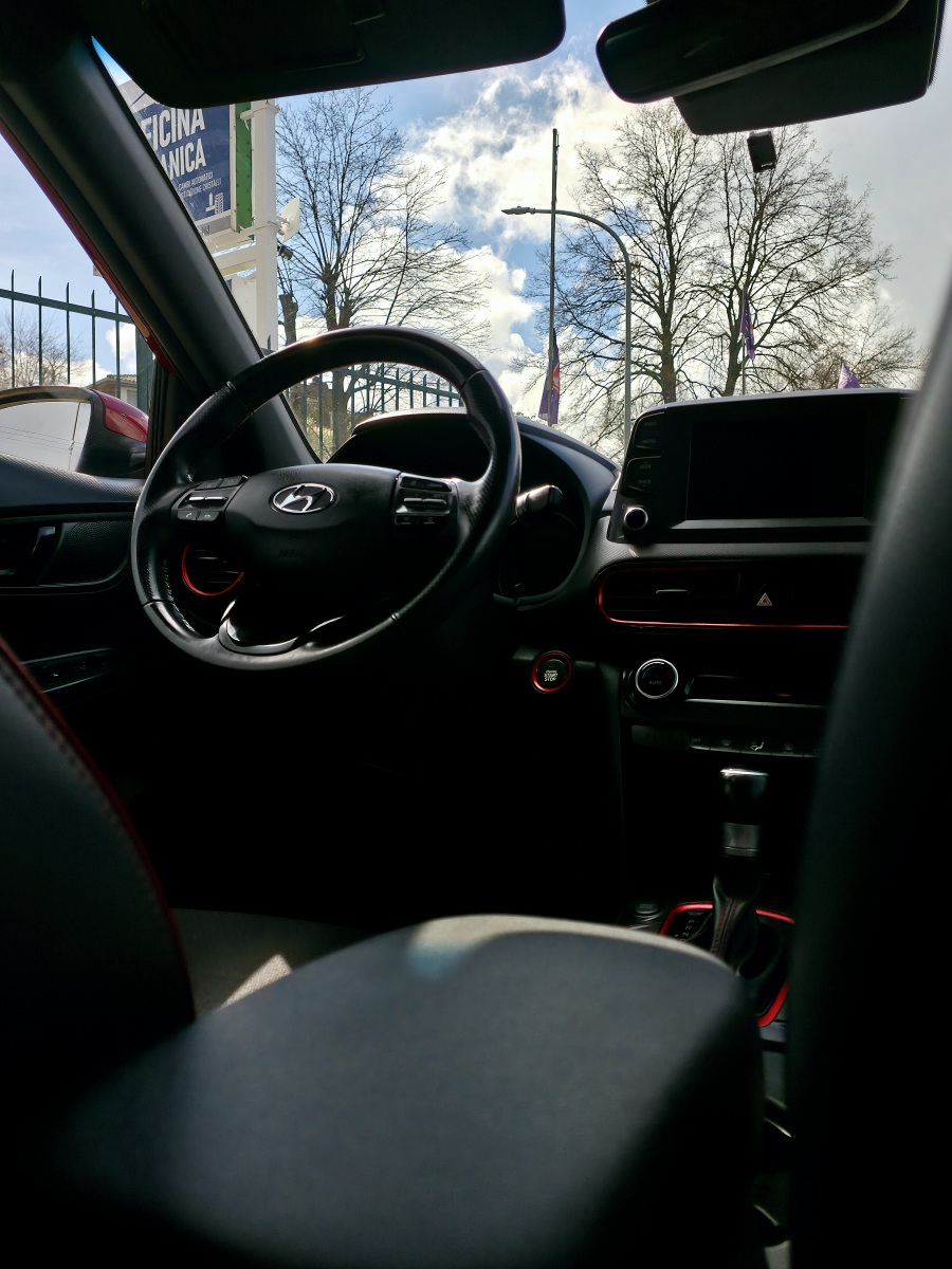 
								HYUNDAI Kona 1.6 CRDI full									