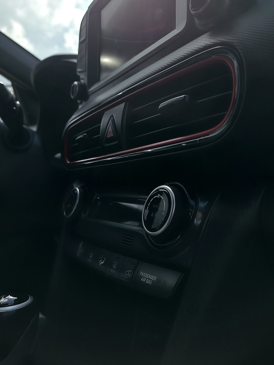 
								HYUNDAI Kona 1.6 CRDI full									