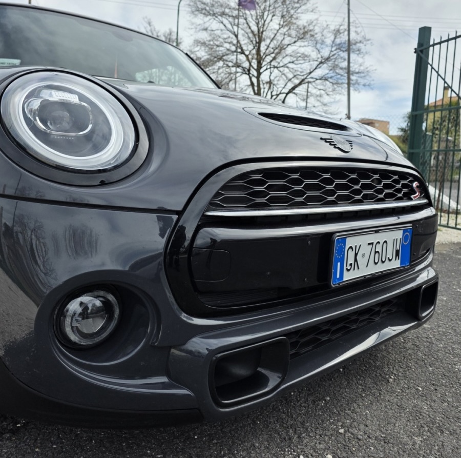 
								MINI Cooper S full									