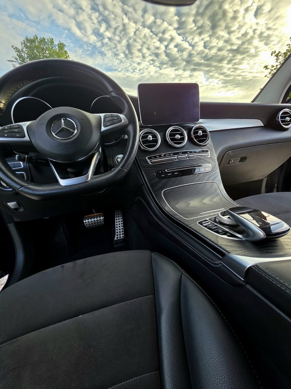 
								Mercedes-Benz GLC 250d 4MATIC Exclusive full									