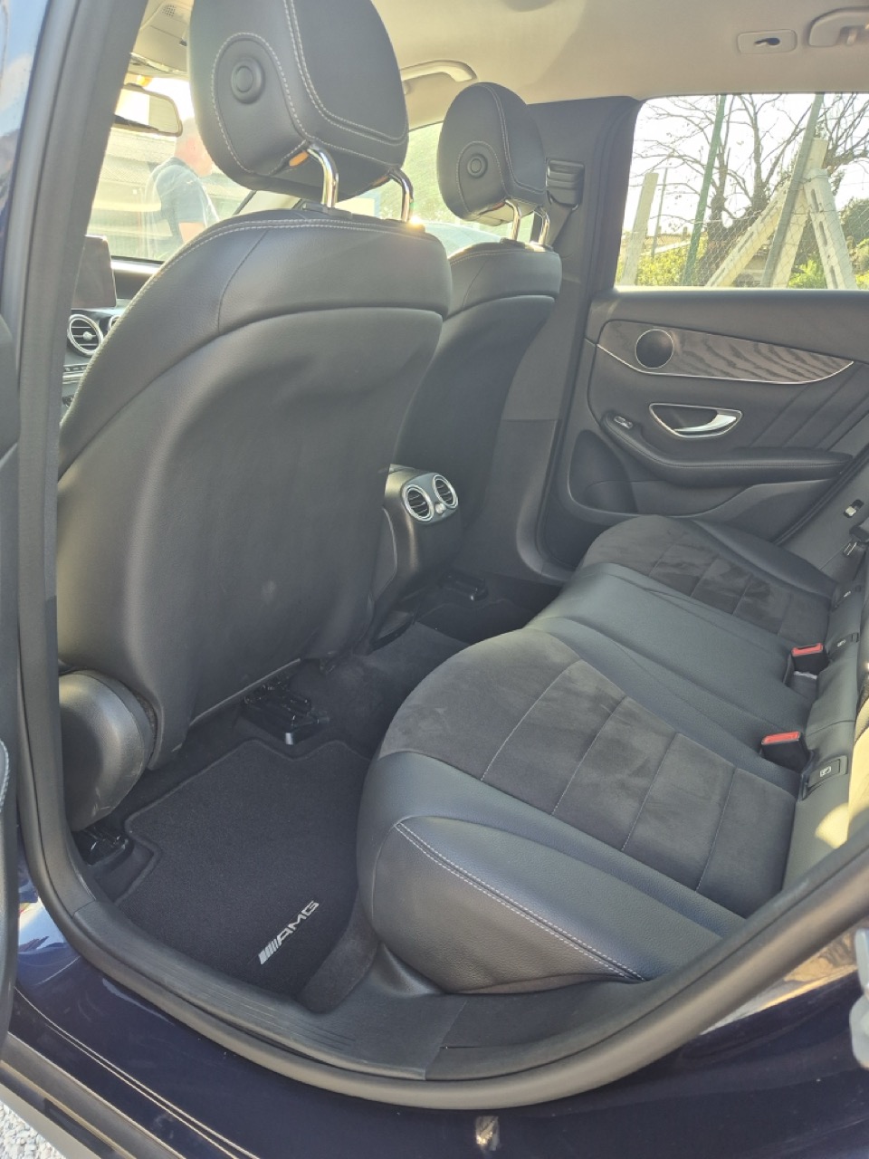 
								Mercedes-Benz GLC 250d 4MATIC Exclusive full									