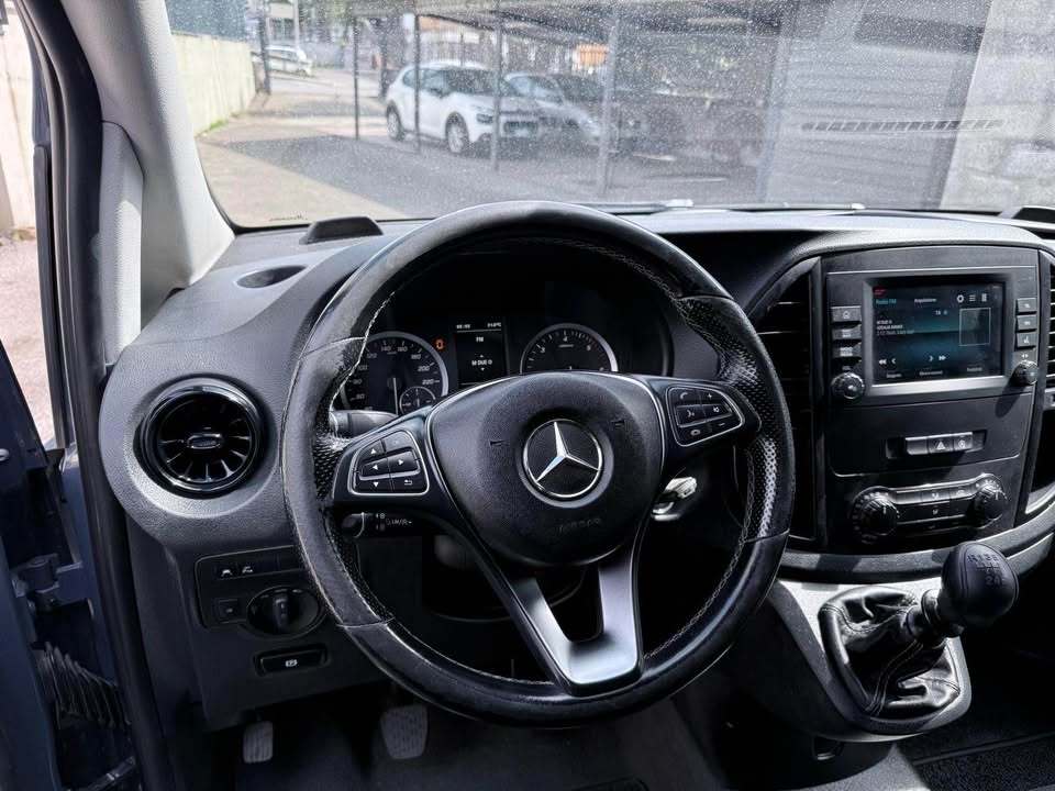 
								Mercedes-Benz Vito CDI full									