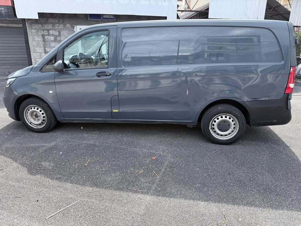 
								Mercedes-Benz Vito CDI full									