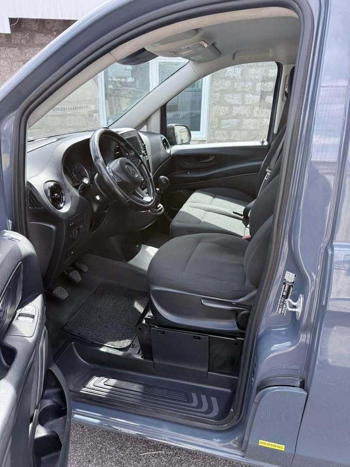 
								Mercedes-Benz Vito CDI full									