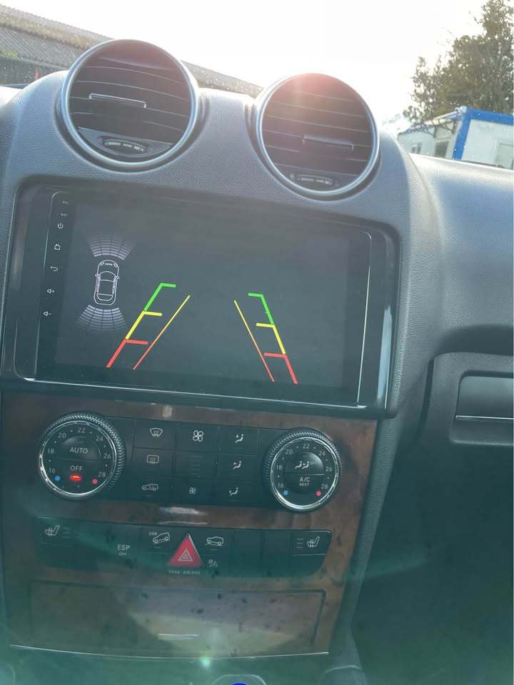 
								Mercedes ML 320 CDI Sport full									