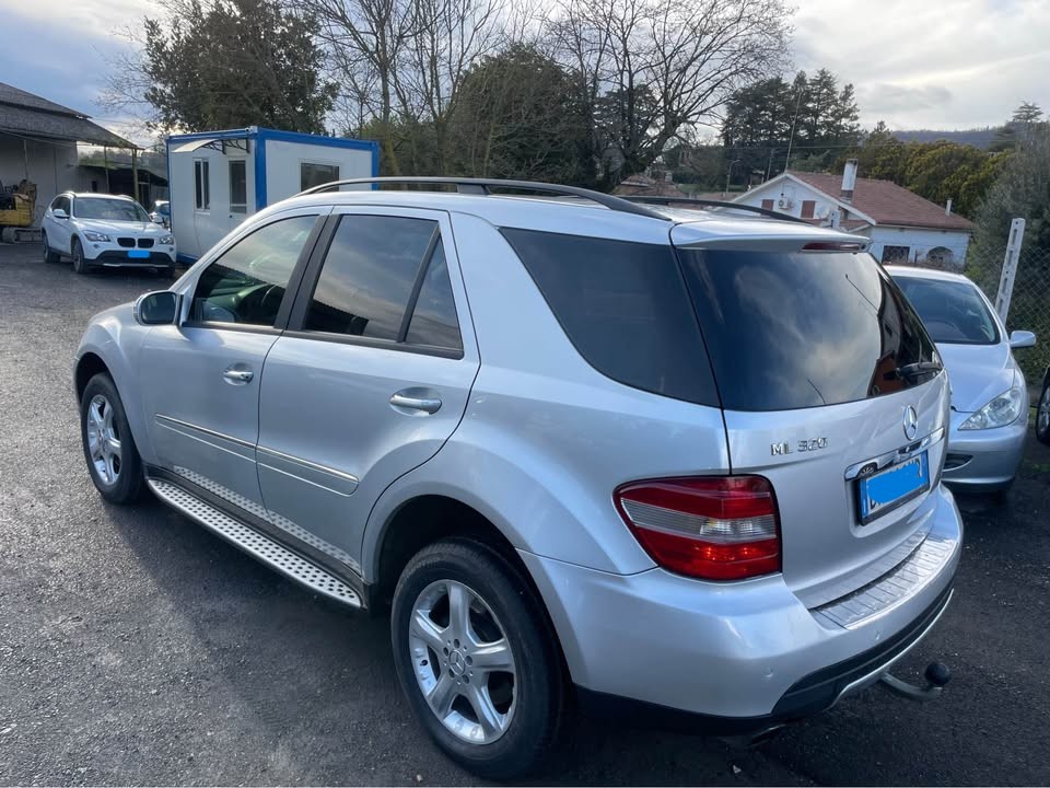 
								Mercedes ML 320 CDI Sport full									