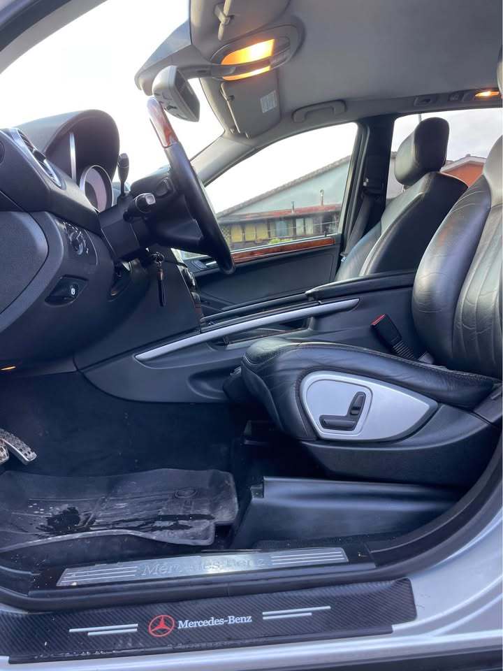 
								Mercedes ML 320 CDI Sport full									