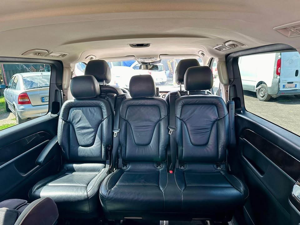 
								Mercedes V-Class 250 CDI full									