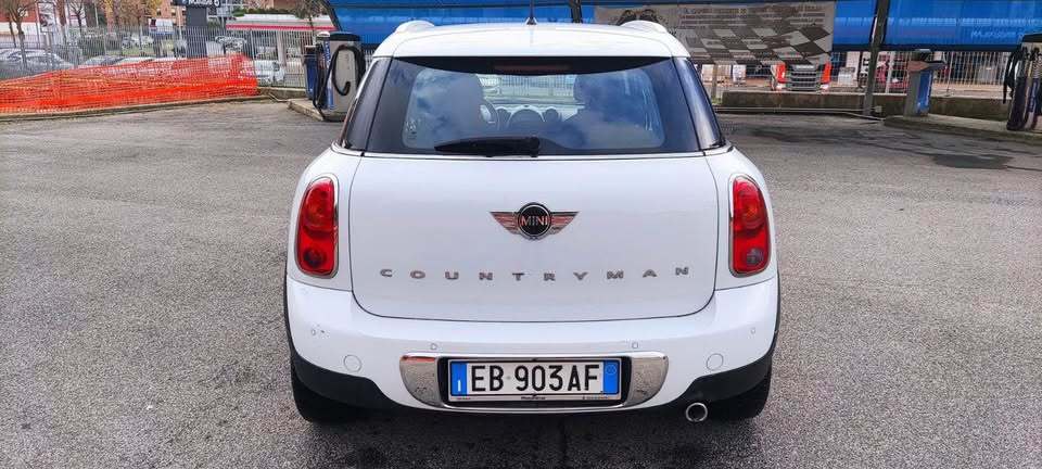 
								Mini Cooper Countryman 1.6 One D full									