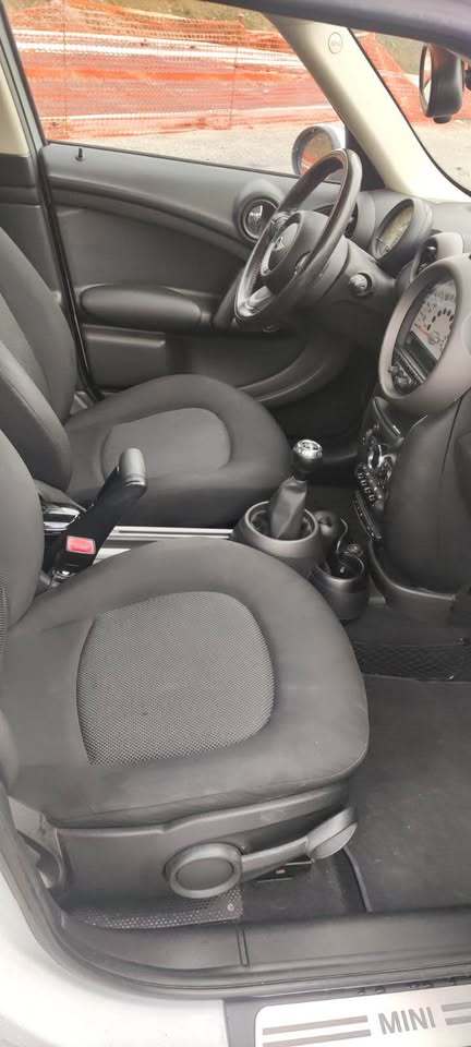 
								Mini Cooper Countryman 1.6 One D full									