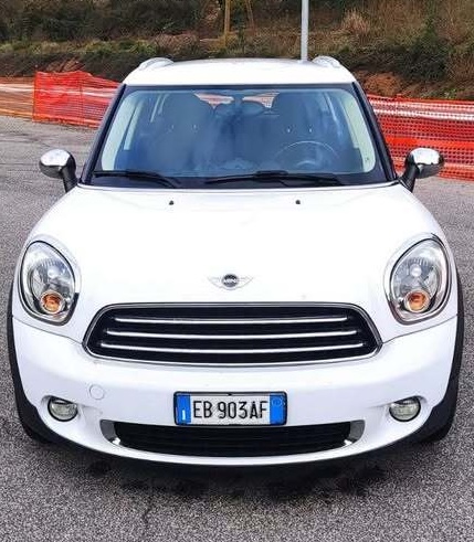 
								Mini Cooper Countryman 1.6 One D full									