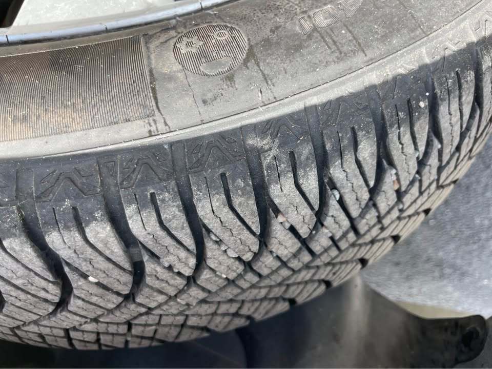 
								NISSAN X-Trail 4X4 full									