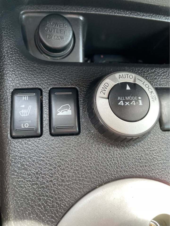 
								NISSAN X-Trail 4X4 full									