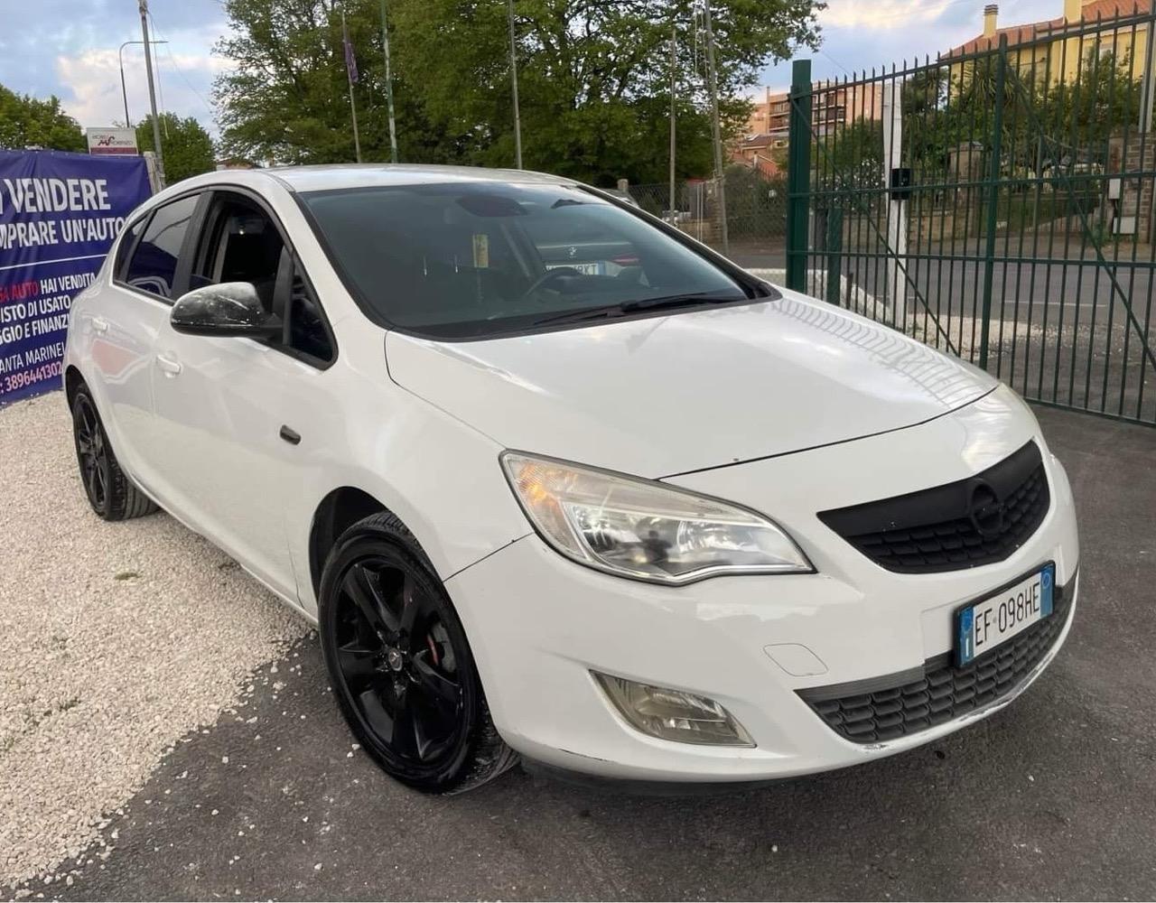
								Opel Astra 1.3 CDTI 95CV Cosmo full									