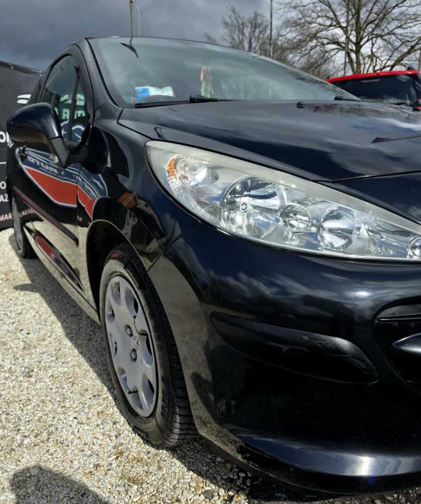 
								Peugeot 207 SW 1.6 HDi full									