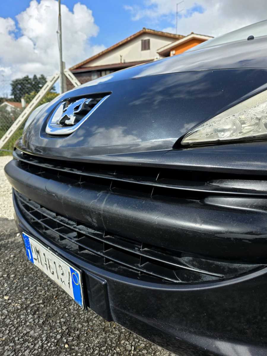 
								Peugeot 207 SW 1.6 HDi full									