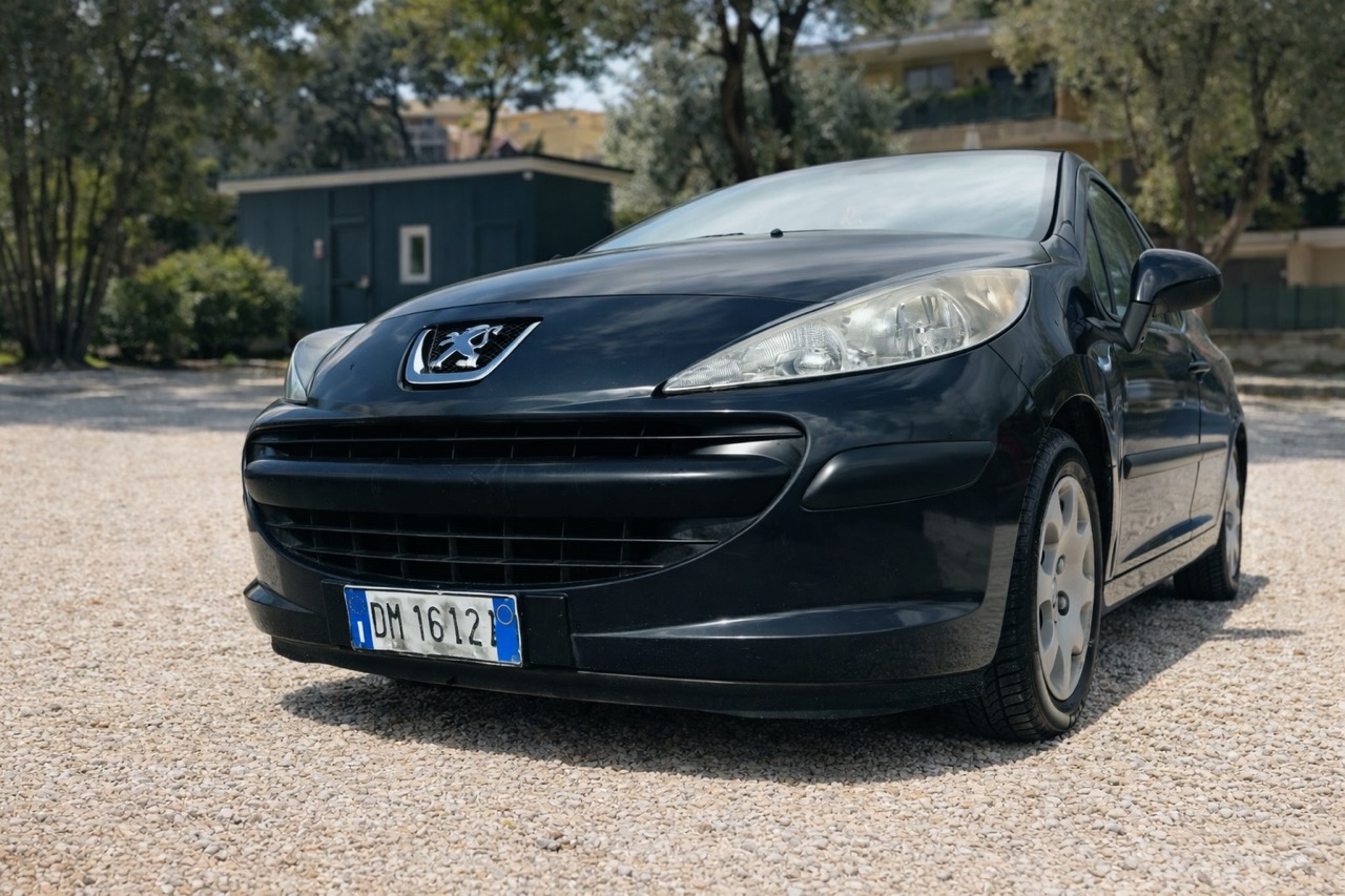 
								Peugeot 207 SW 1.6 HDi full									