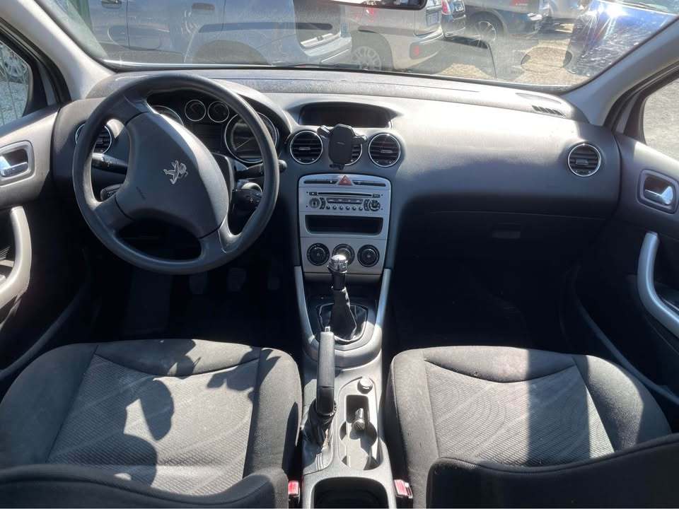 
								Peugeot 308 SW 1.6 HDi full									