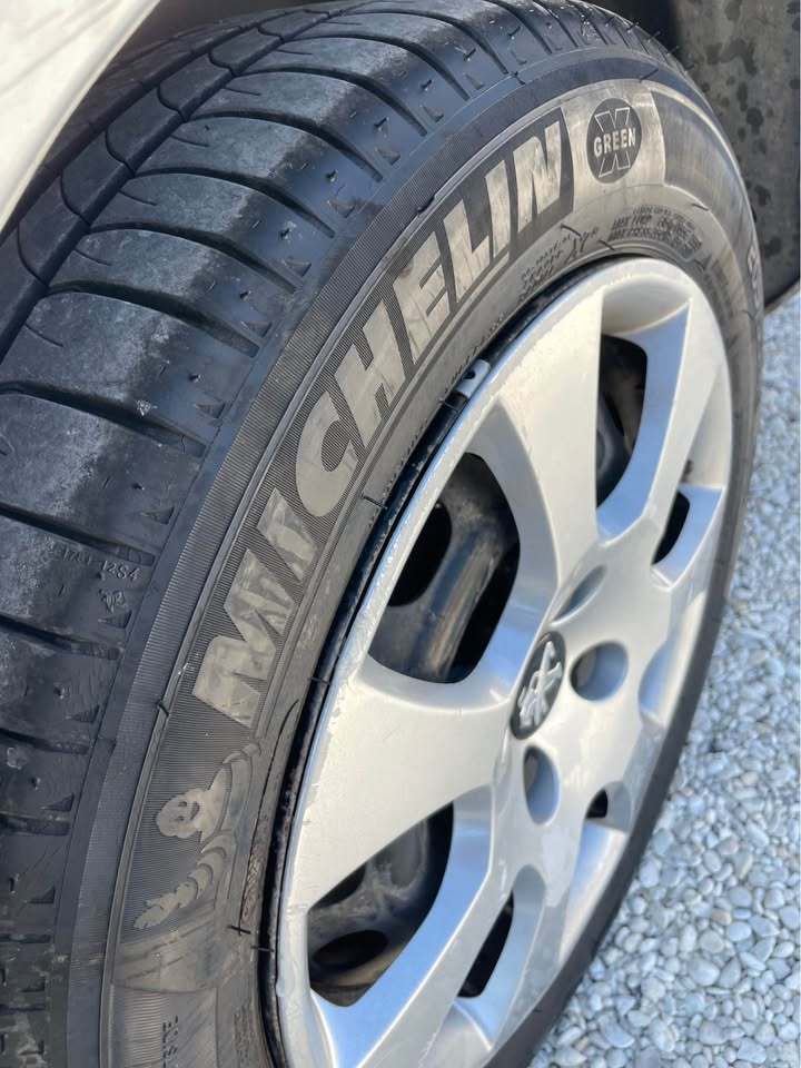 
								Peugeot 308 SW 1.6 HDi full									