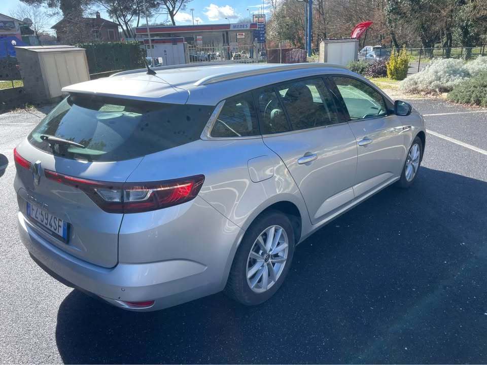 
								Renault Megane Sporter 2019 full									