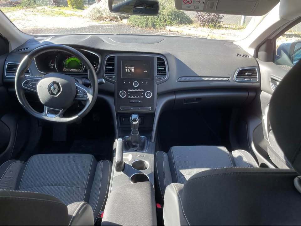 
								Renault Megane Sporter 2019 full									