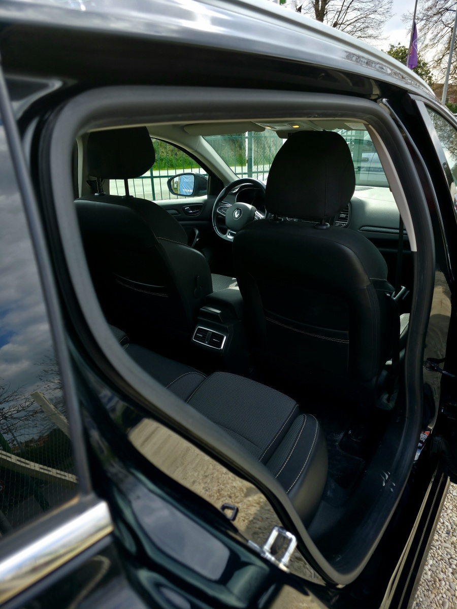 
								Renault Megane Sporter full									