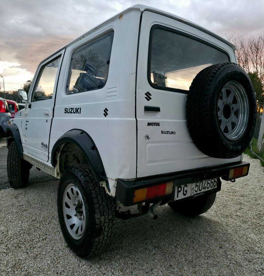 
								Suzuki Samurai 1.0 SJ40 full									