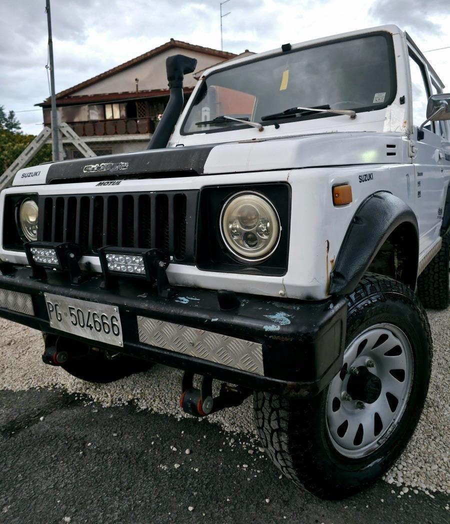 
								Suzuki Samurai 1.0 SJ40 full									