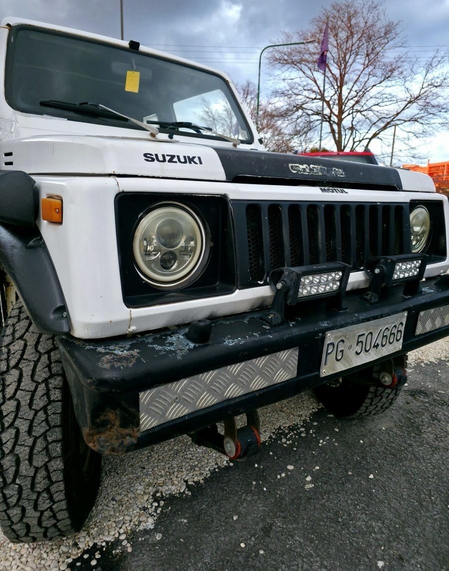 
								Suzuki Samurai 1.0 SJ40 full									