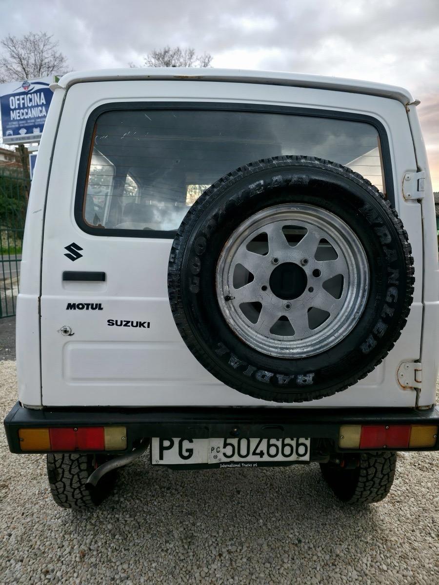 
								Suzuki Samurai 1.0 SJ40 full									
