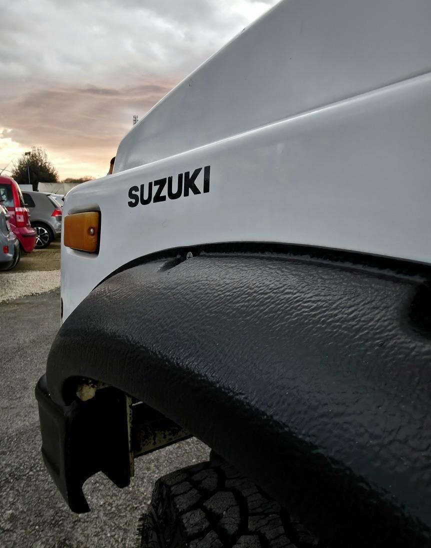 
								Suzuki Samurai 1.0 SJ40 full									