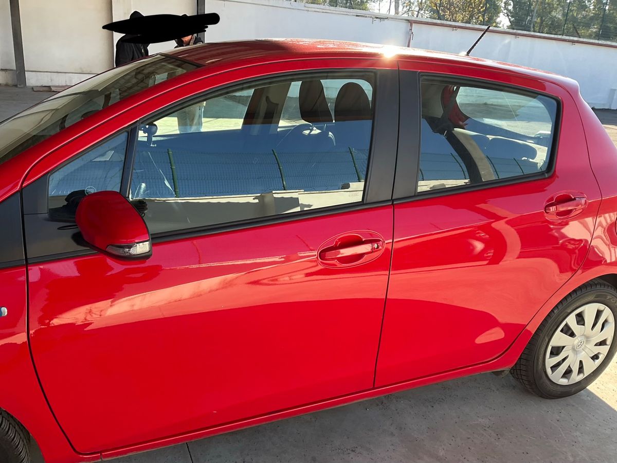 
								Toyota Yaris Hybrid 2015 full									